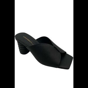 INTENTIONALLY BLANK Leather Heeled Mules Kamika Black - Medium